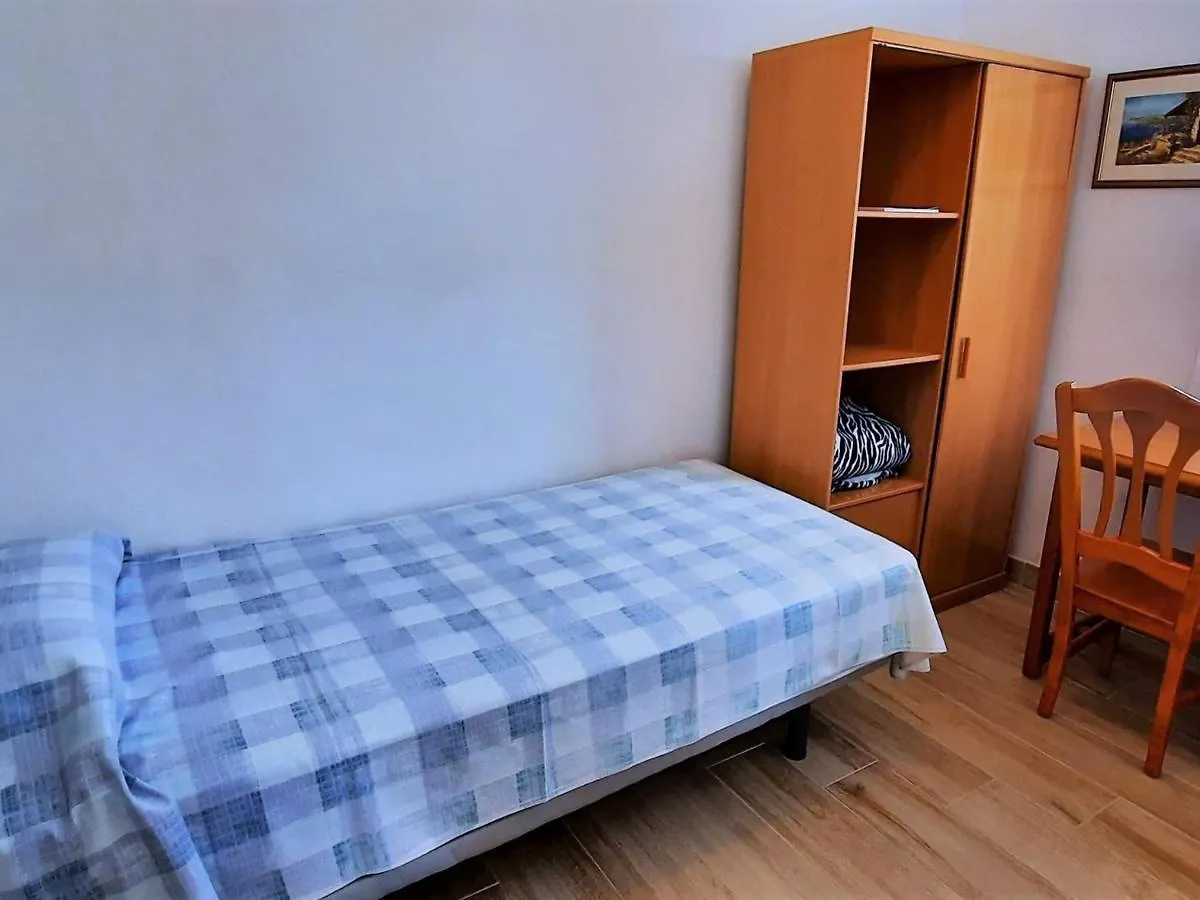 Apartamento En Llanca Con Piscina Privada, Wifi, Aparcamiento Y Se Aceptan Mascotas - Es-170-60